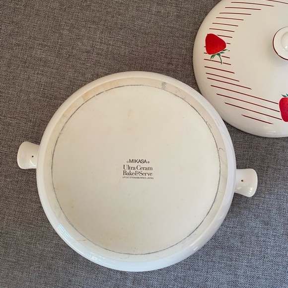 Mikasa Fresh Fruit Strawberries Bake & Serve Casserole Dish. 1980’s - Picture 4 of 7